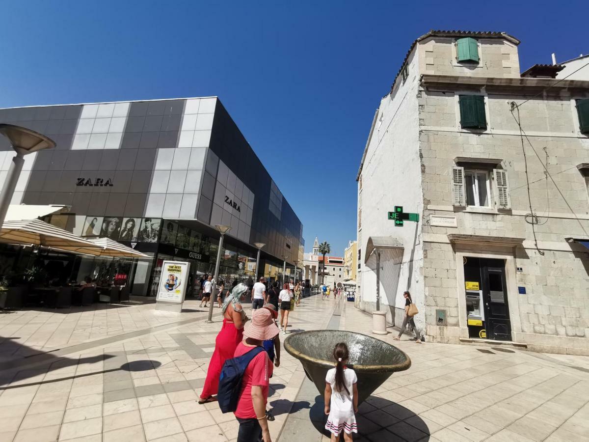 Spacious 140M2 Downtown 3 Bedroom Apartment Split Exterior photo